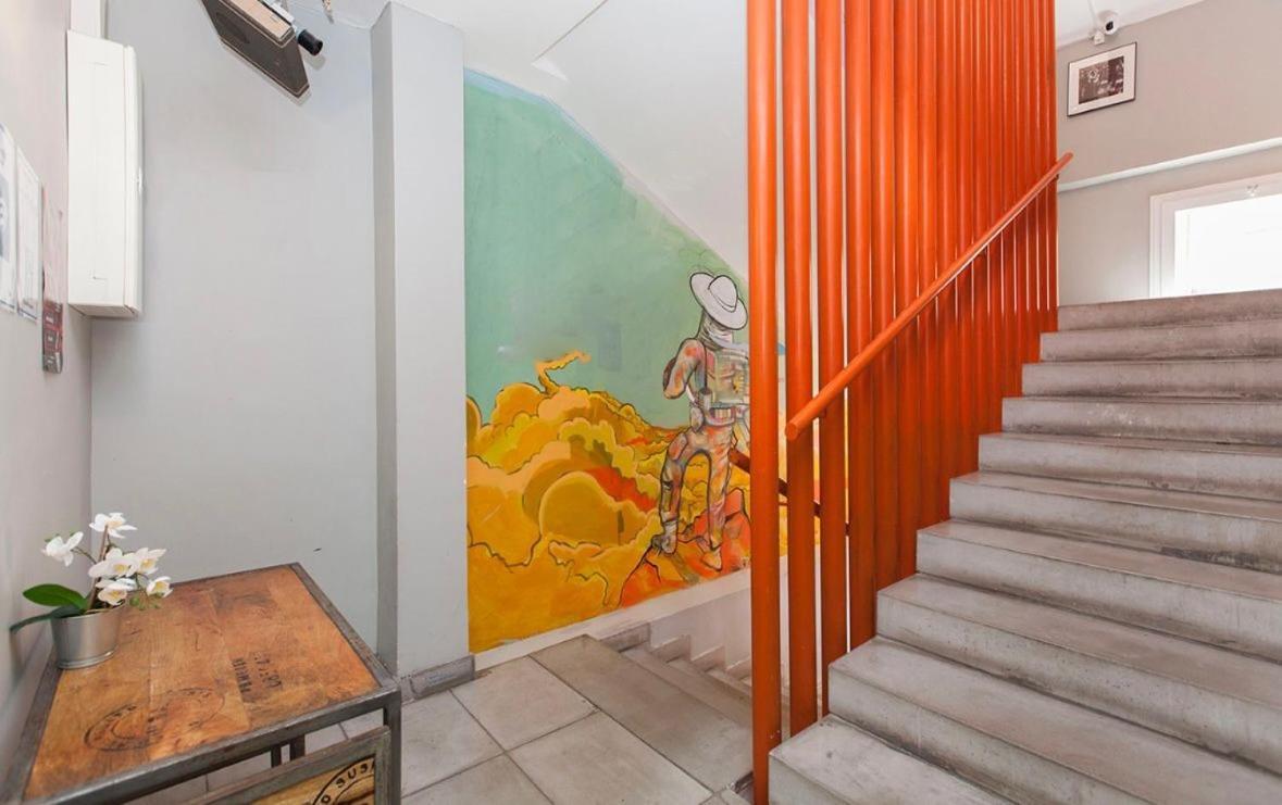 Heylola! Hostel Barcelona Exterior photo