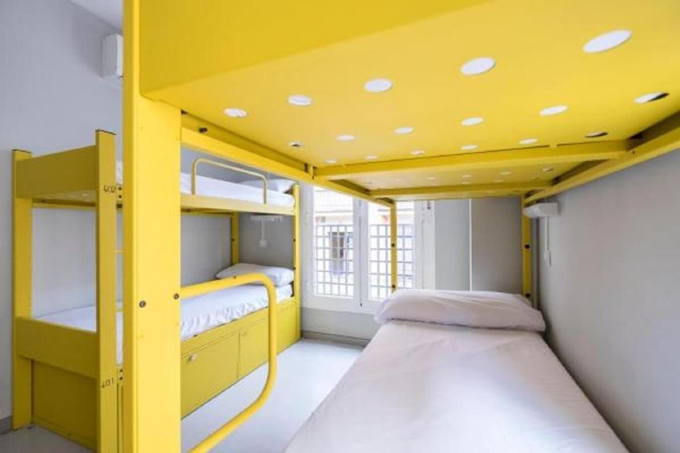 Heylola! Hostel Barcelona Exterior photo