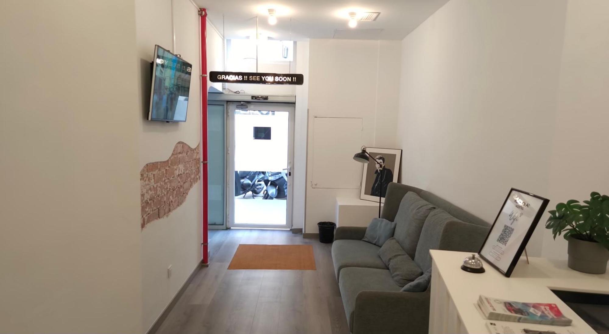Heylola! Hostel Barcelona Exterior photo